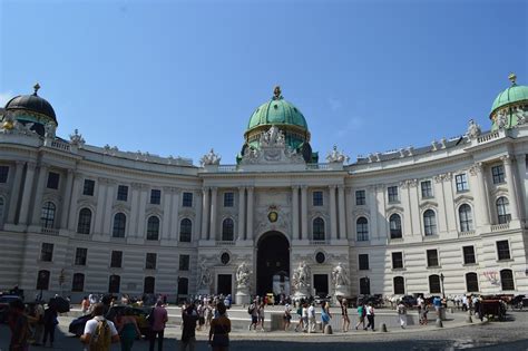 ‭Schullin Uhren im Looshaus‬ in Kohlmarkt 18 1010 Vienna